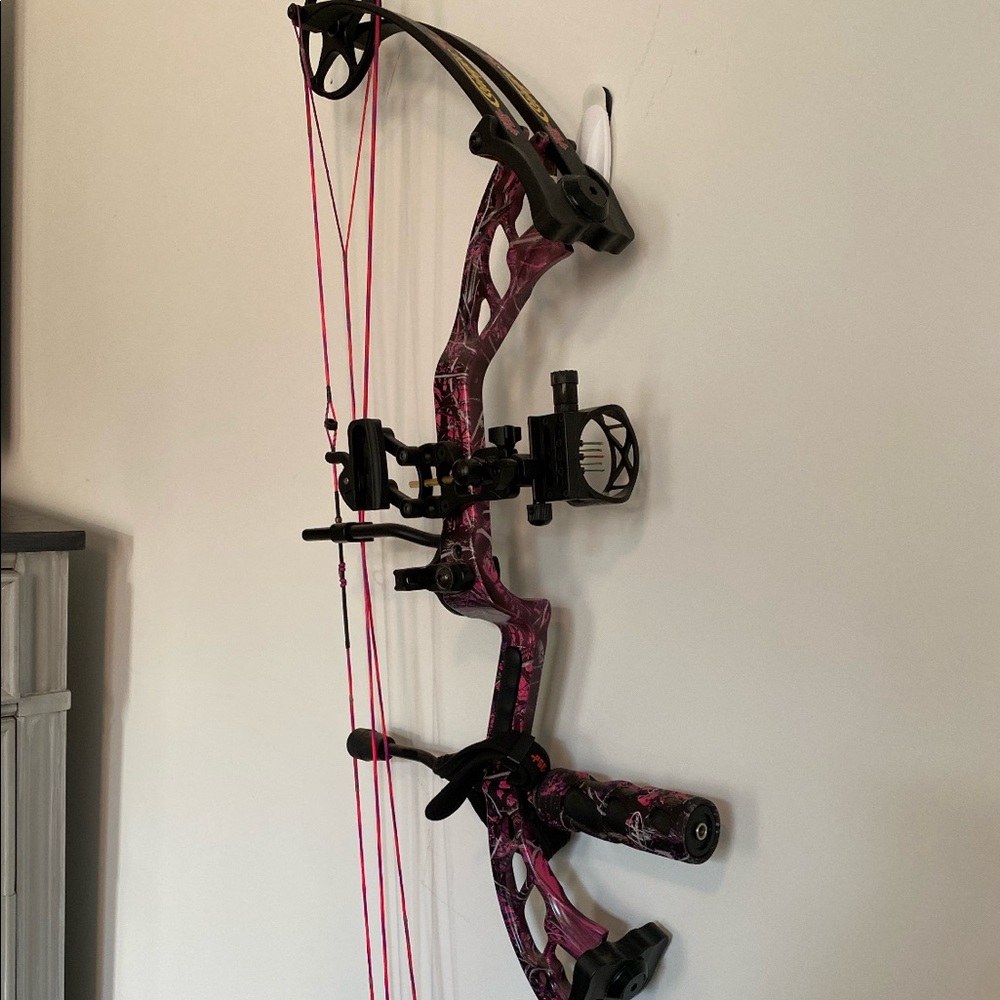 Compound Bow - image 1